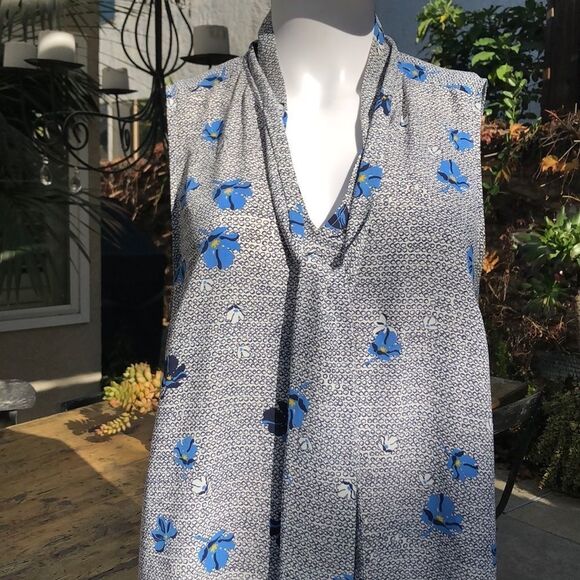 Halogen Tie Neck Sleeveless Blouse Sz M - Picture 3 of 8